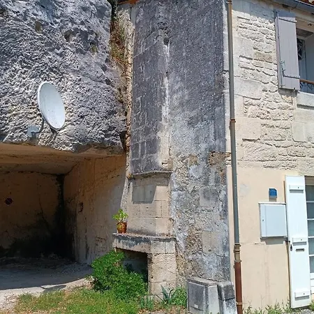 Meublé De Tourisme Petit Chail Savinien * Saint-Savinien